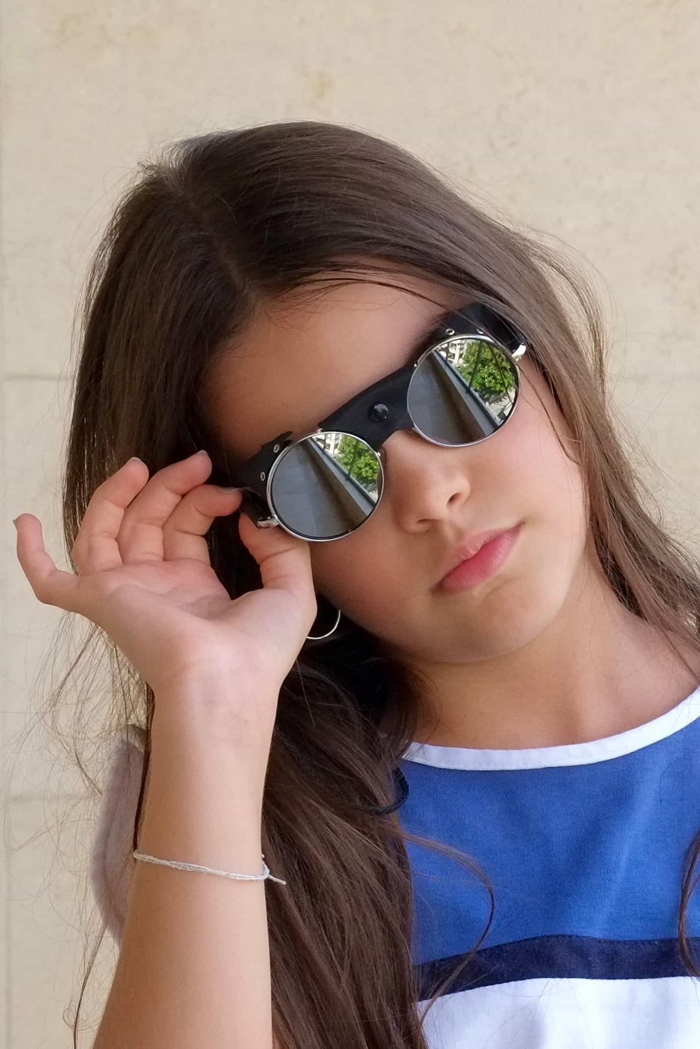 Girl model wearing CÉBÉ 1500 Children Glacier Sunglasses