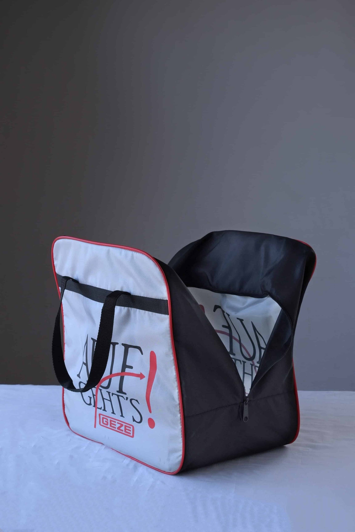 GEZE Ski Boots Bag open