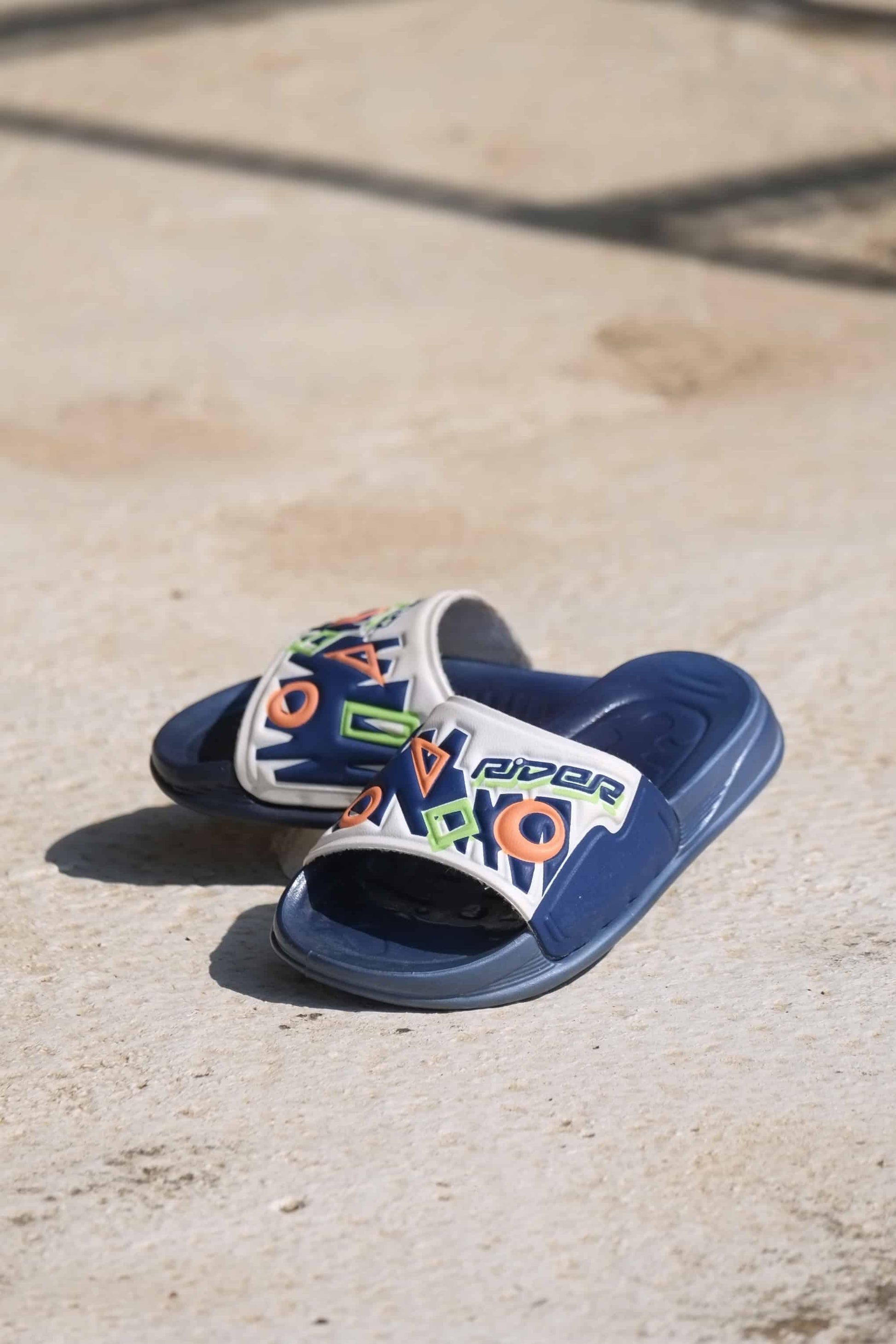 RIDER Boys Pool Slides side shot