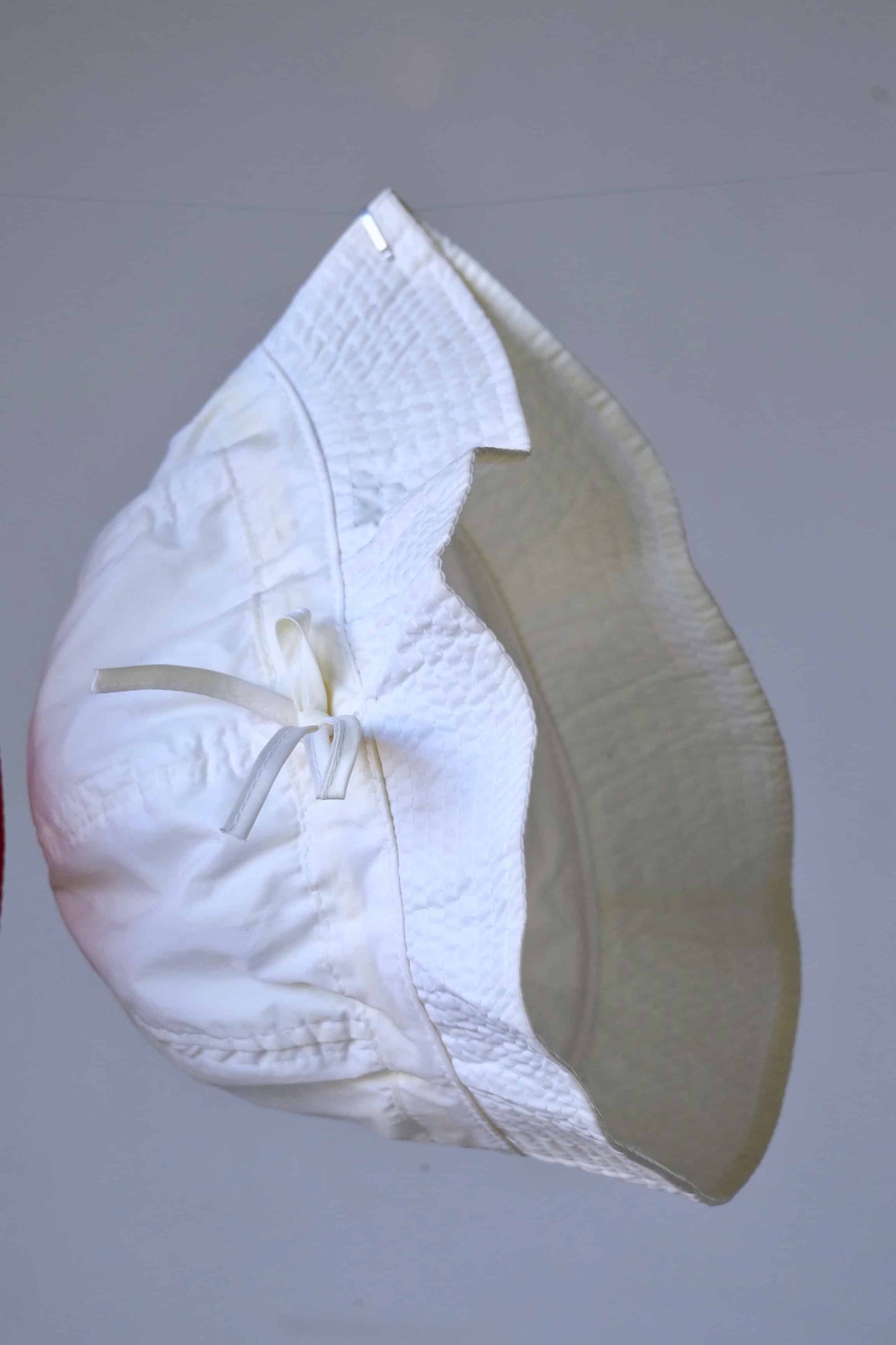 White VINTAGE Rainproof Bucket Hat