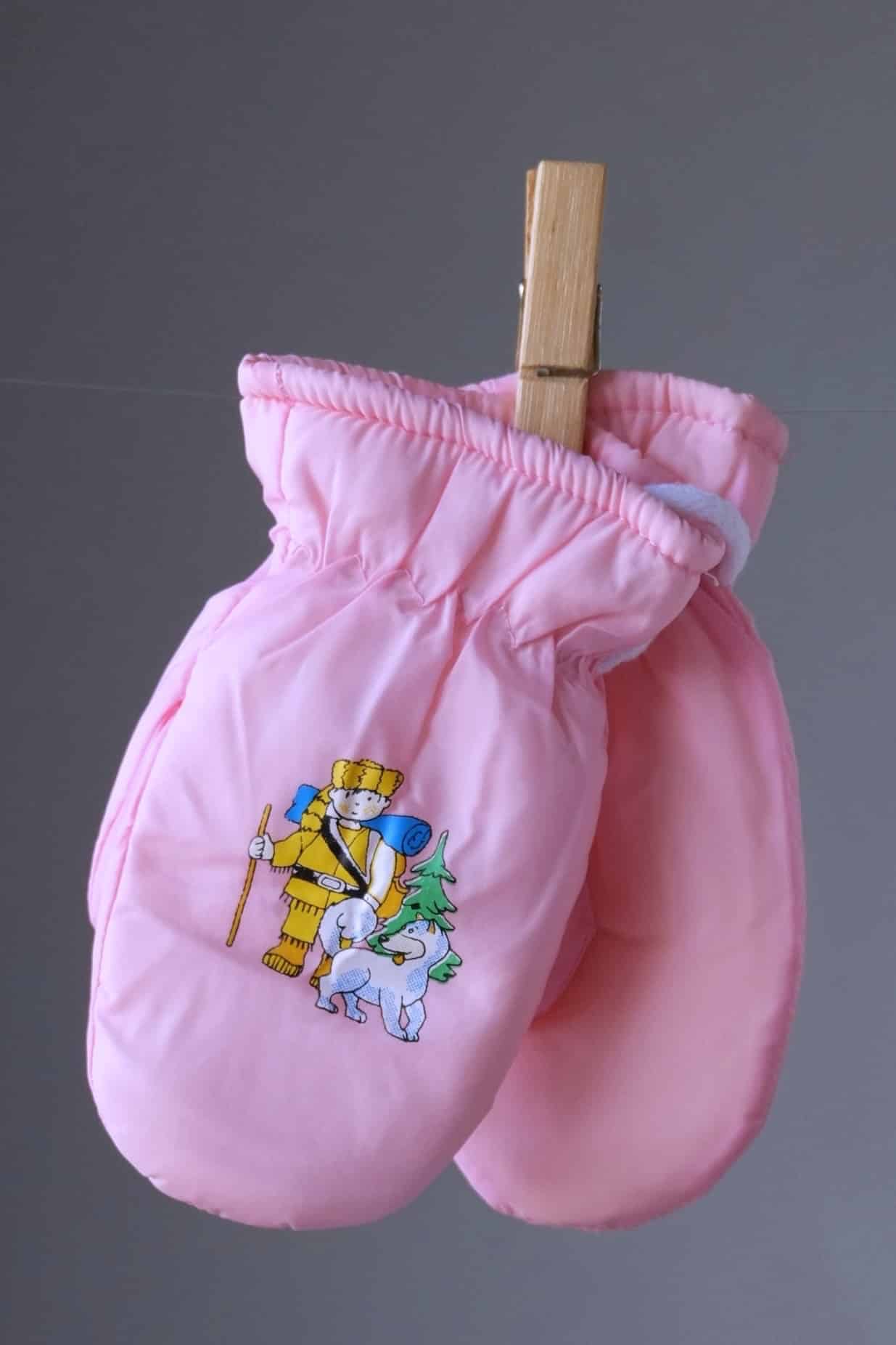 BABY & TODDLER SNOW MITTENS ESKIMO AND DOG PINK COLOR