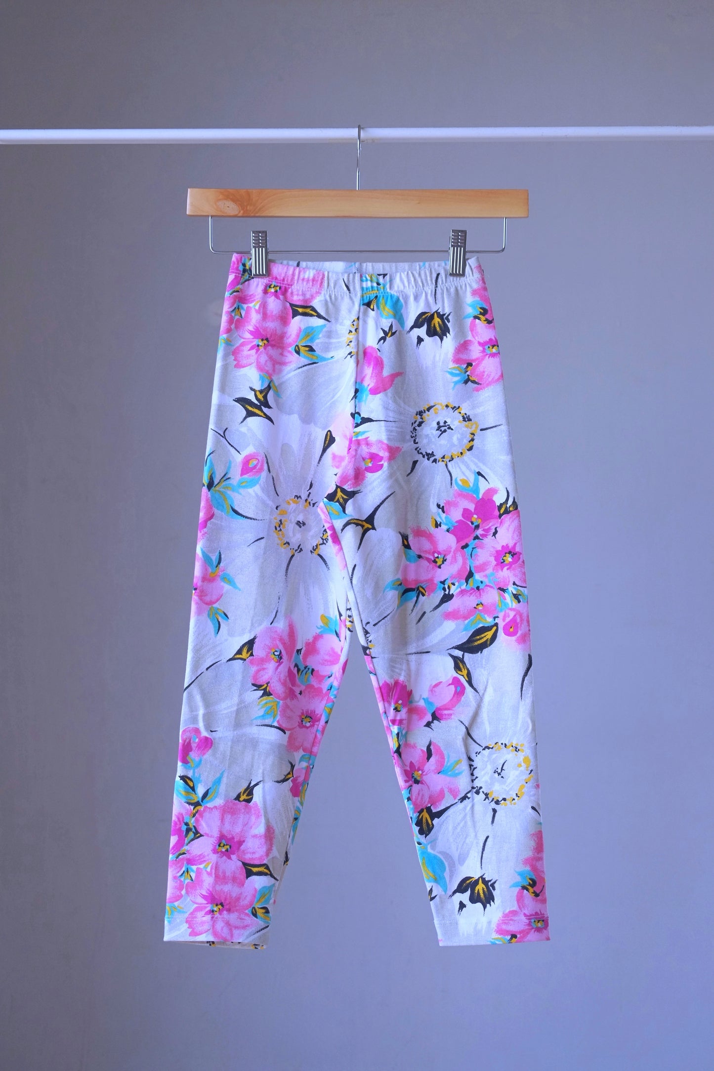 DANSKIN Flower Print Cropped Leggings
