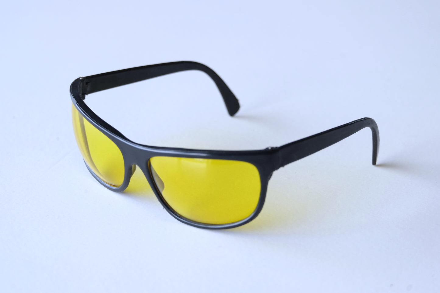 VINTAGE 70s Wraparound Tinted Lens Sunglasses