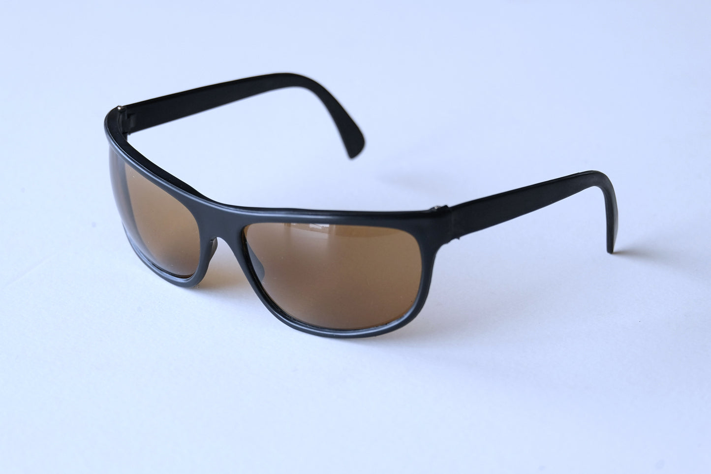 VINTAGE 70s Wraparound Tinted Lens Sunglasses