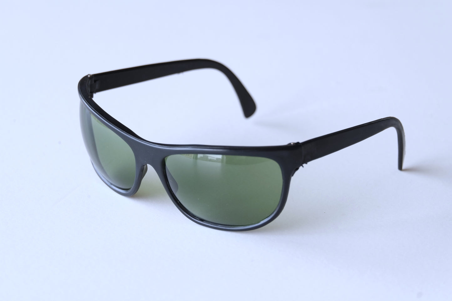 VINTAGE 70s Wraparound Tinted Lens Sunglasses
