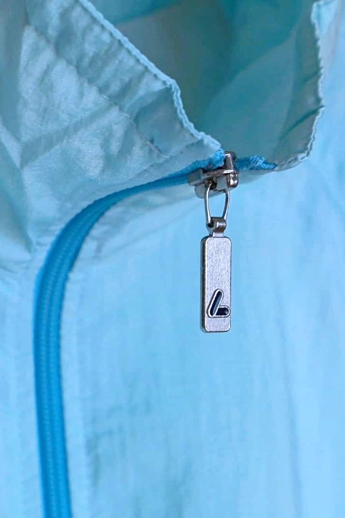 Vintage 90's Shell Suit zipper detail