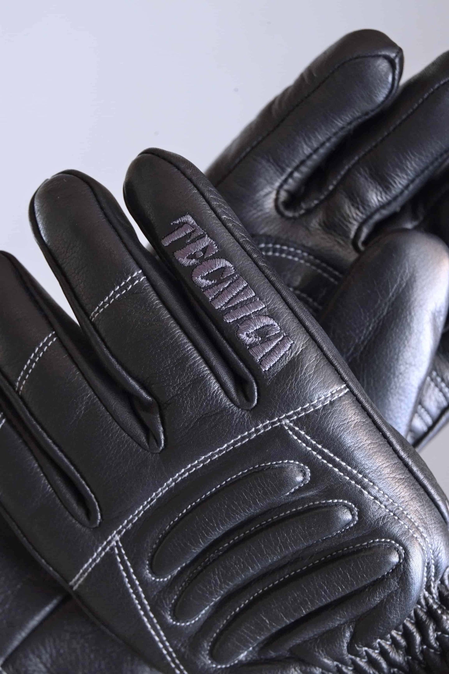 TECNICA Vintage Icon TNT Leather Ski Gloves logo