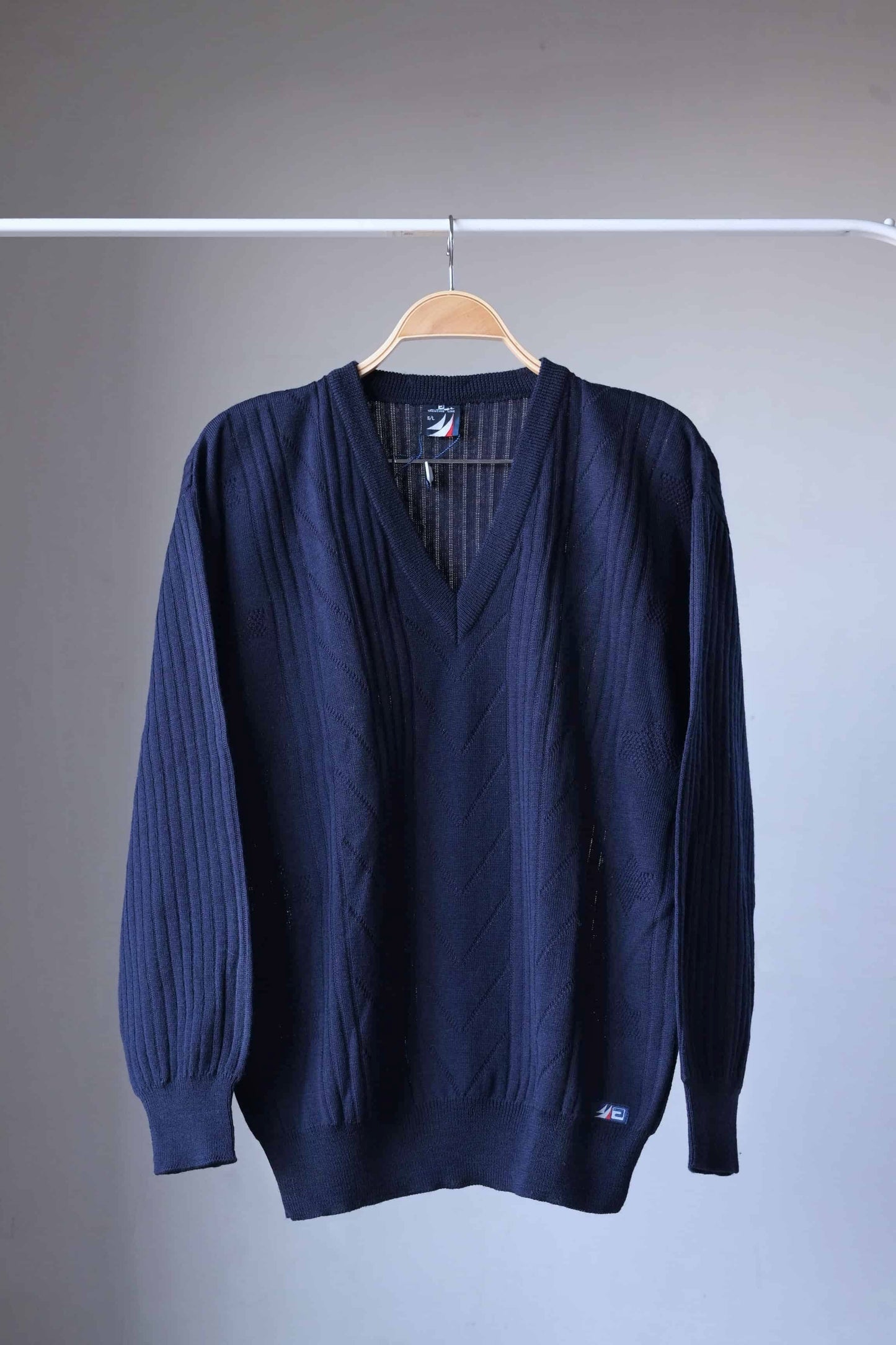 Vintage 90's V-Neck Sweater navy