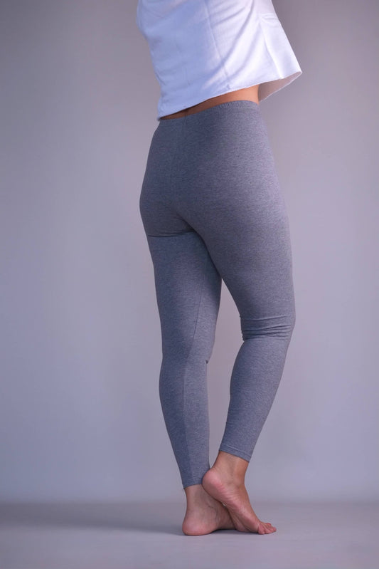 Heather gray Anniel vintage 90s full-length leggings on model, back view.