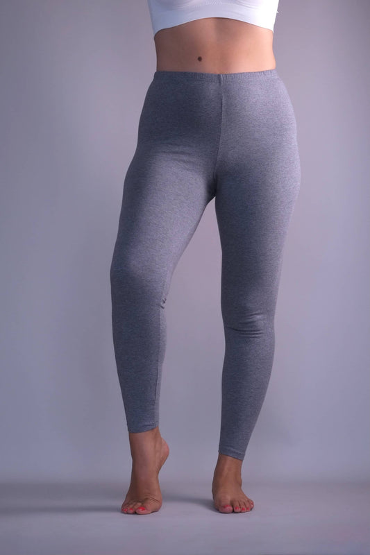 Heather gray Anniel vintage 90s full-length leggings on model, front view.