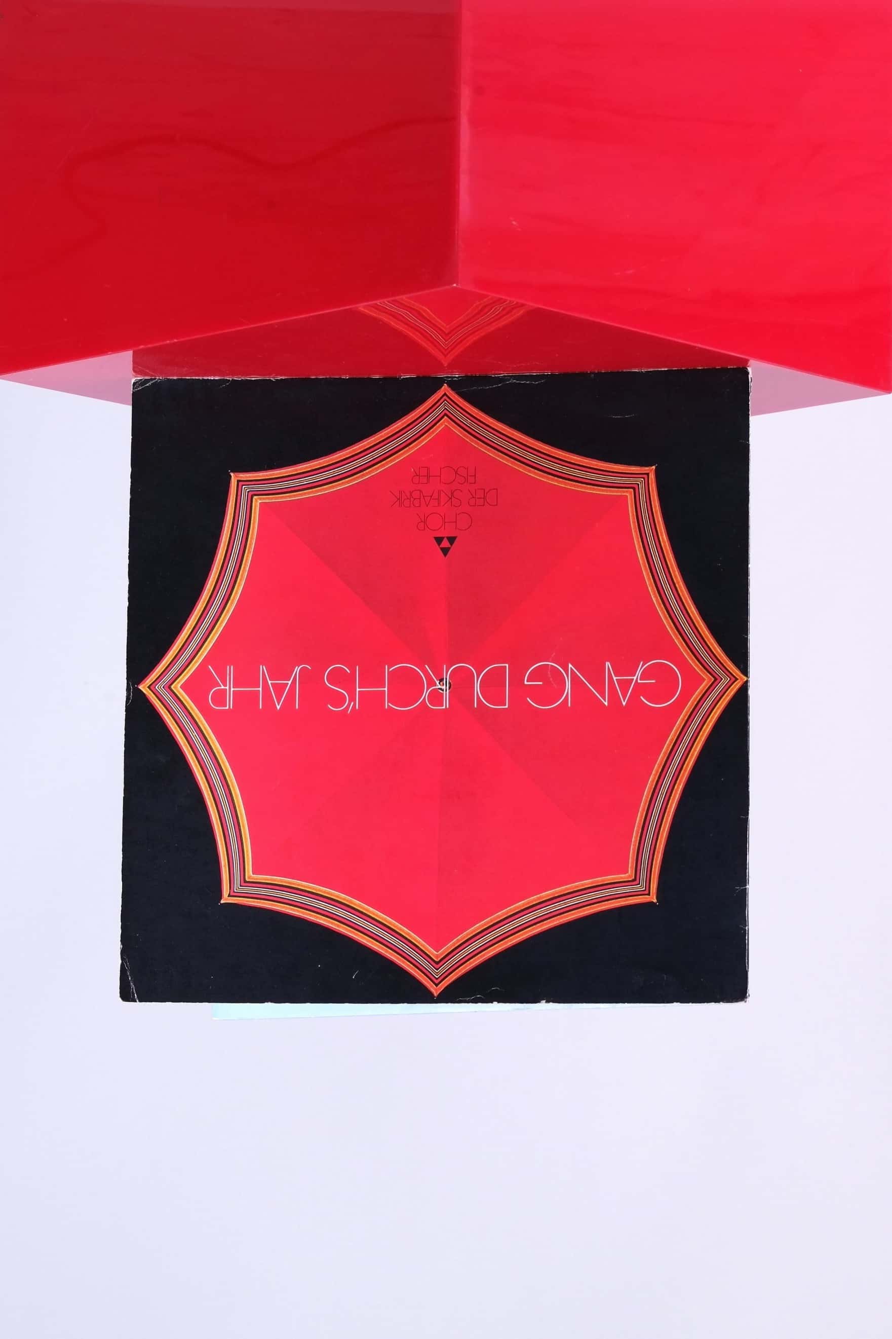 Front cover of 1972 Fischer “Gang Durch’s Jahr” vinyl with bold red umbrella design.