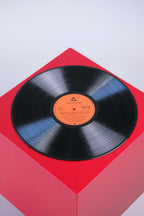 One-sided black vinyl of Fischer’s 1972 “Gang Durch’s Jahr” Christmas album with orange center label.