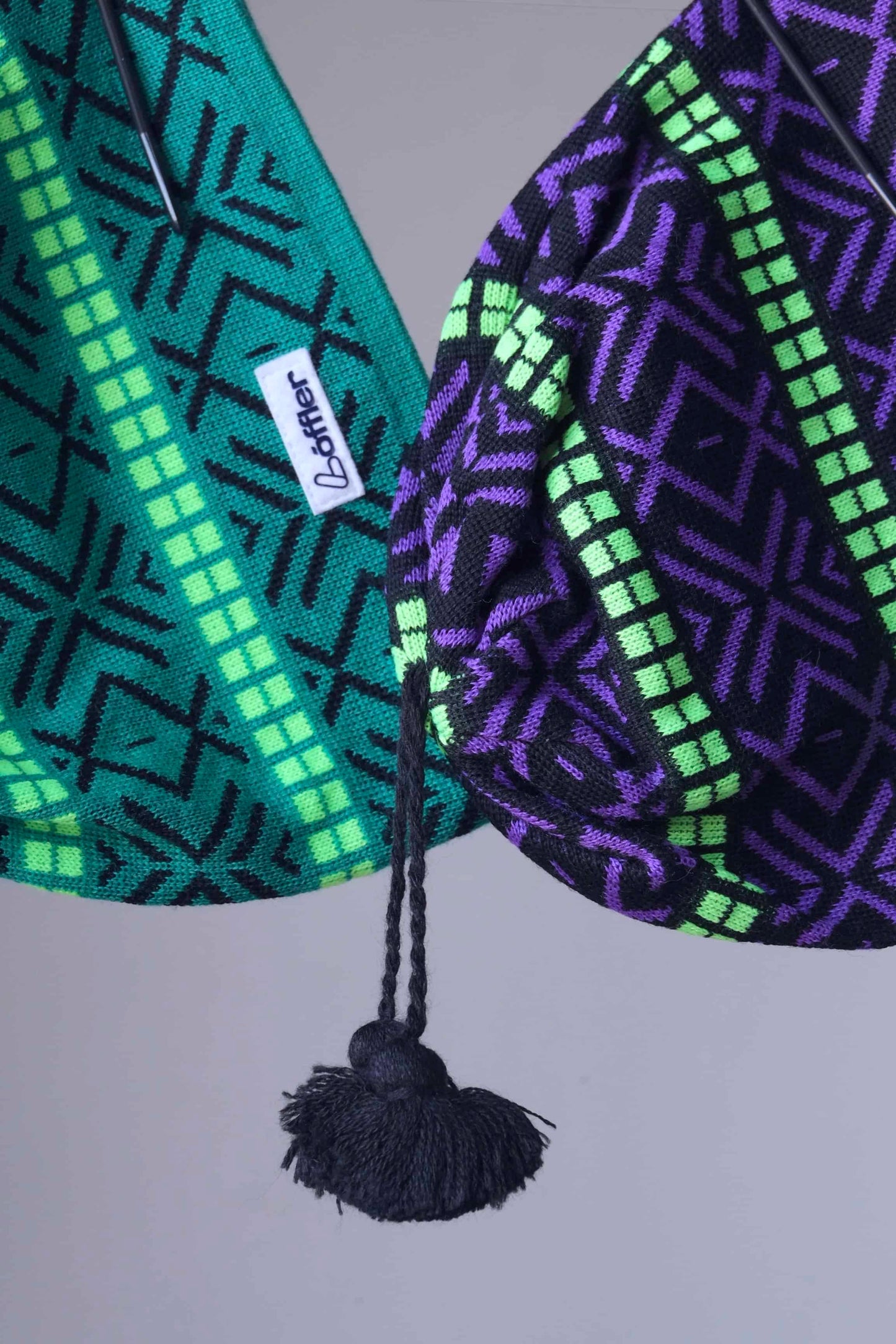LÖFFLER 90's Jacquard Beanie green and black/purple close up
