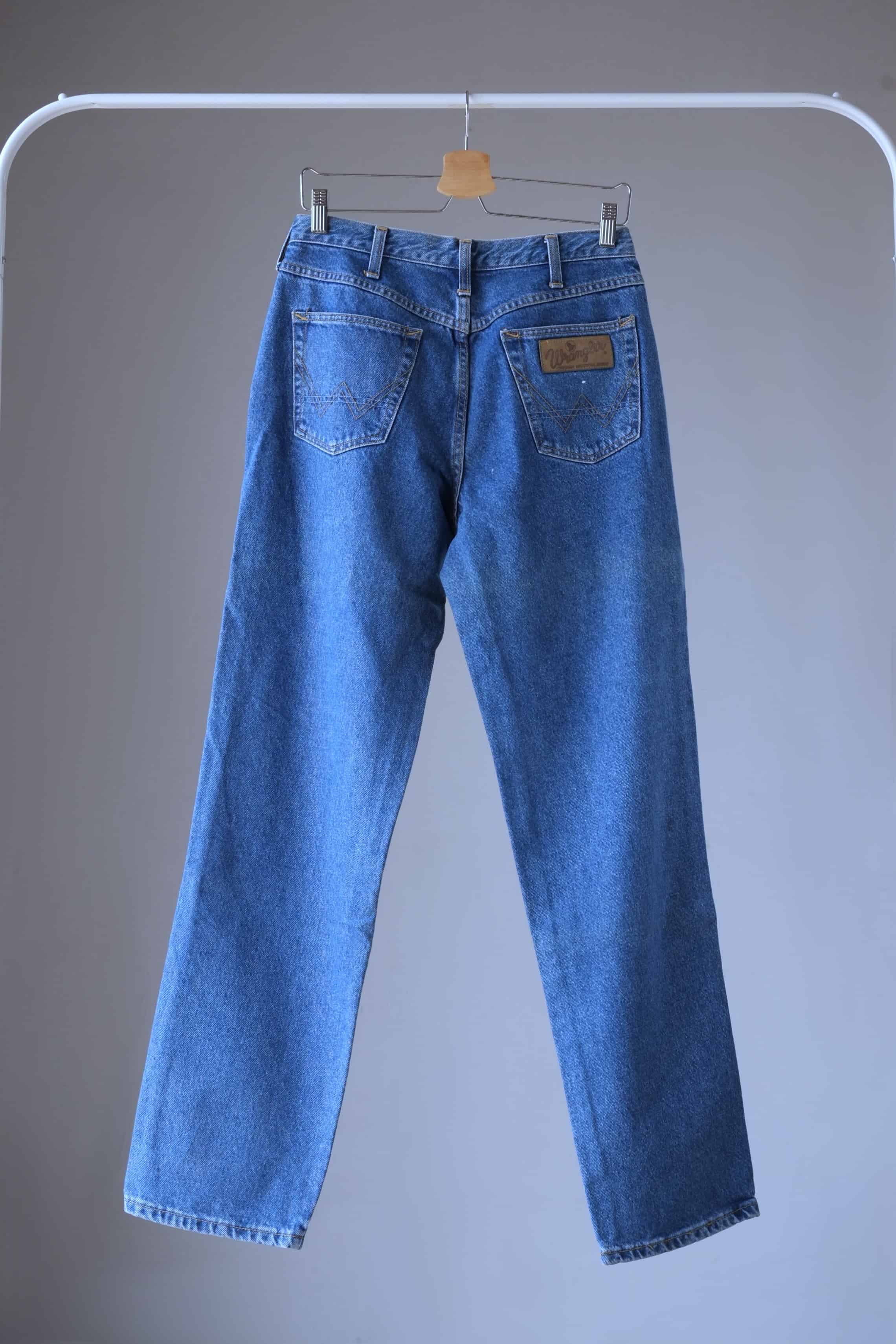 WRANGLER Vintage 90's Jeans Blue Wash on hanger, rear view