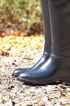 Close shot of the toe cap of a pair of Aigle Ecuyer