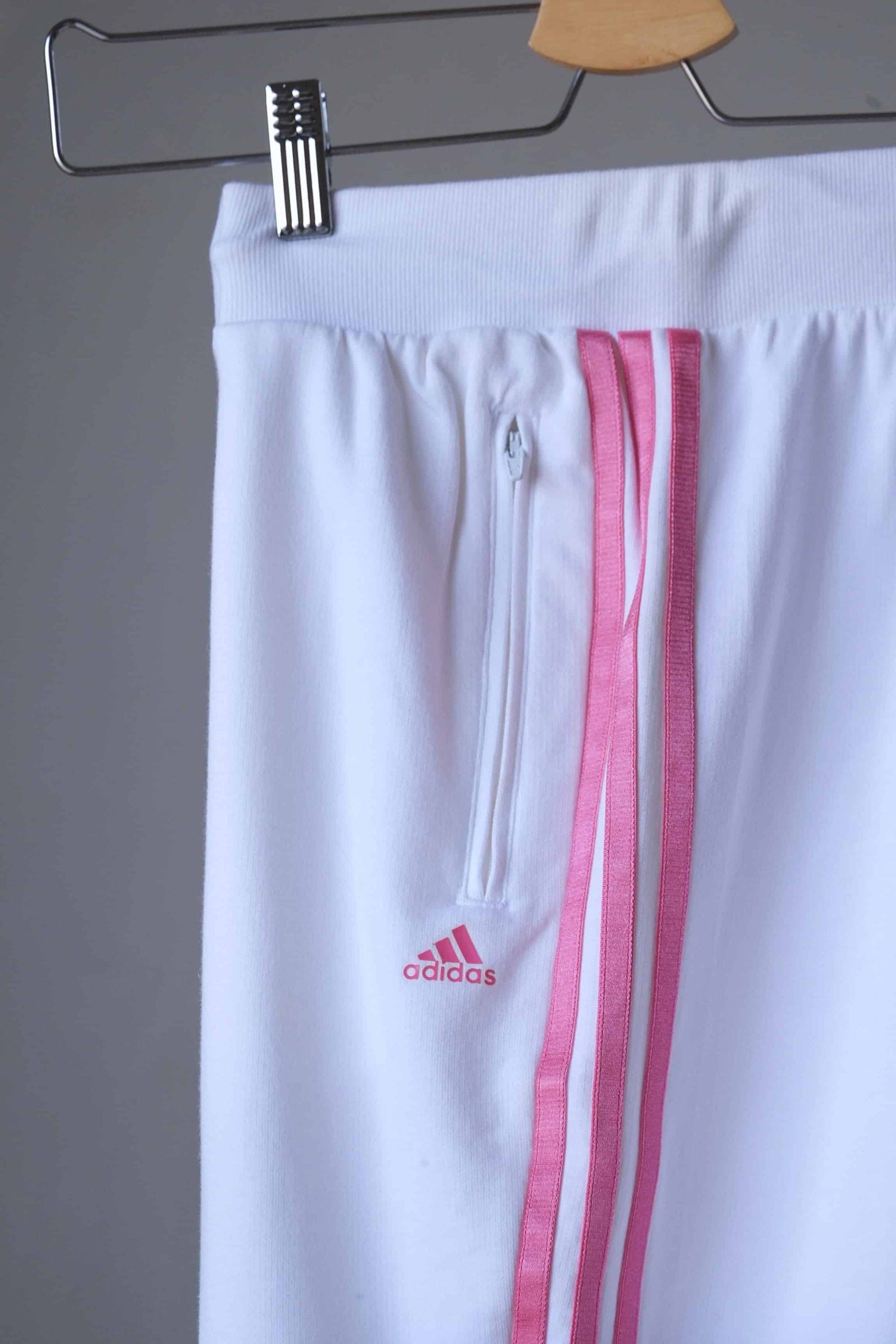 Vintage Adidas Sweatpants white and pink 3 stripes close up