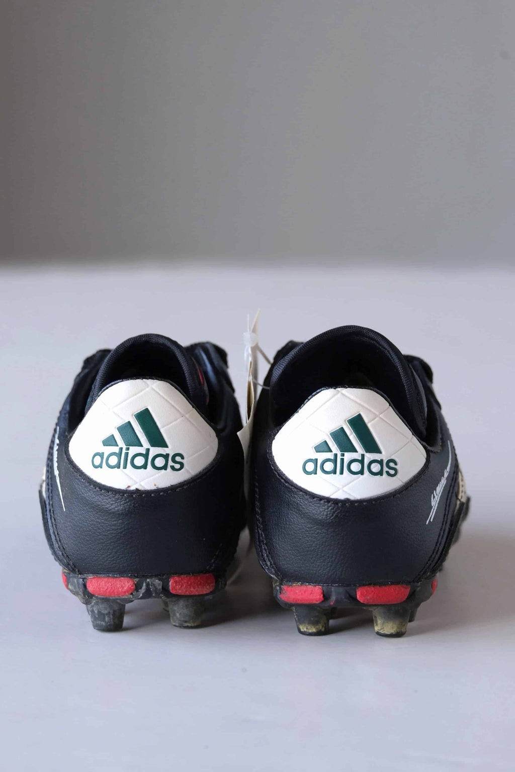 Crampons vintage Adidas Desailly Turf : chaussures de football des Crampons vintage Adidas Desailly Turf : chaussures de football des