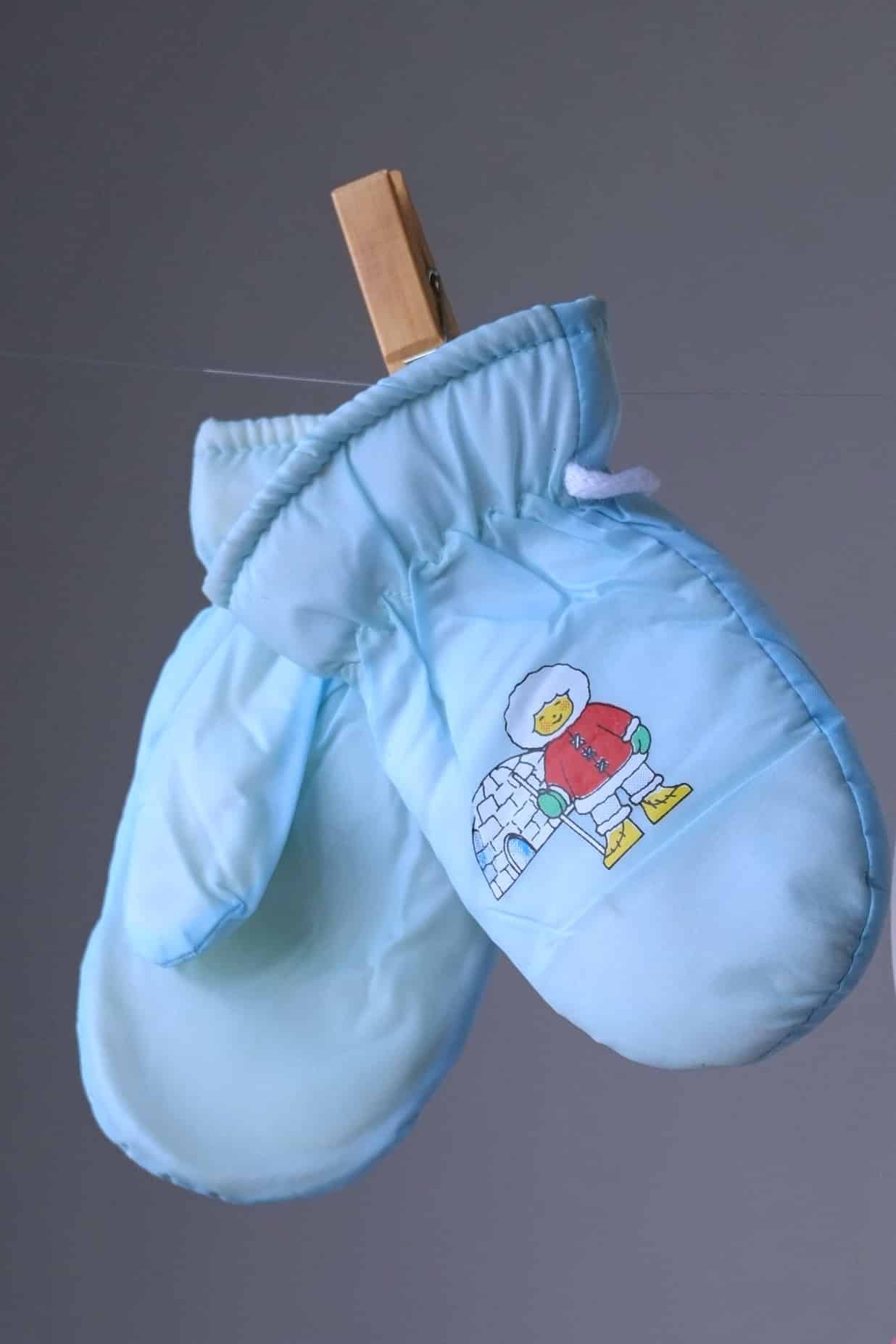 BABY & TODDLER SNOW MITTENS MAN AND IGLOO LIGHT BLUE COLOR