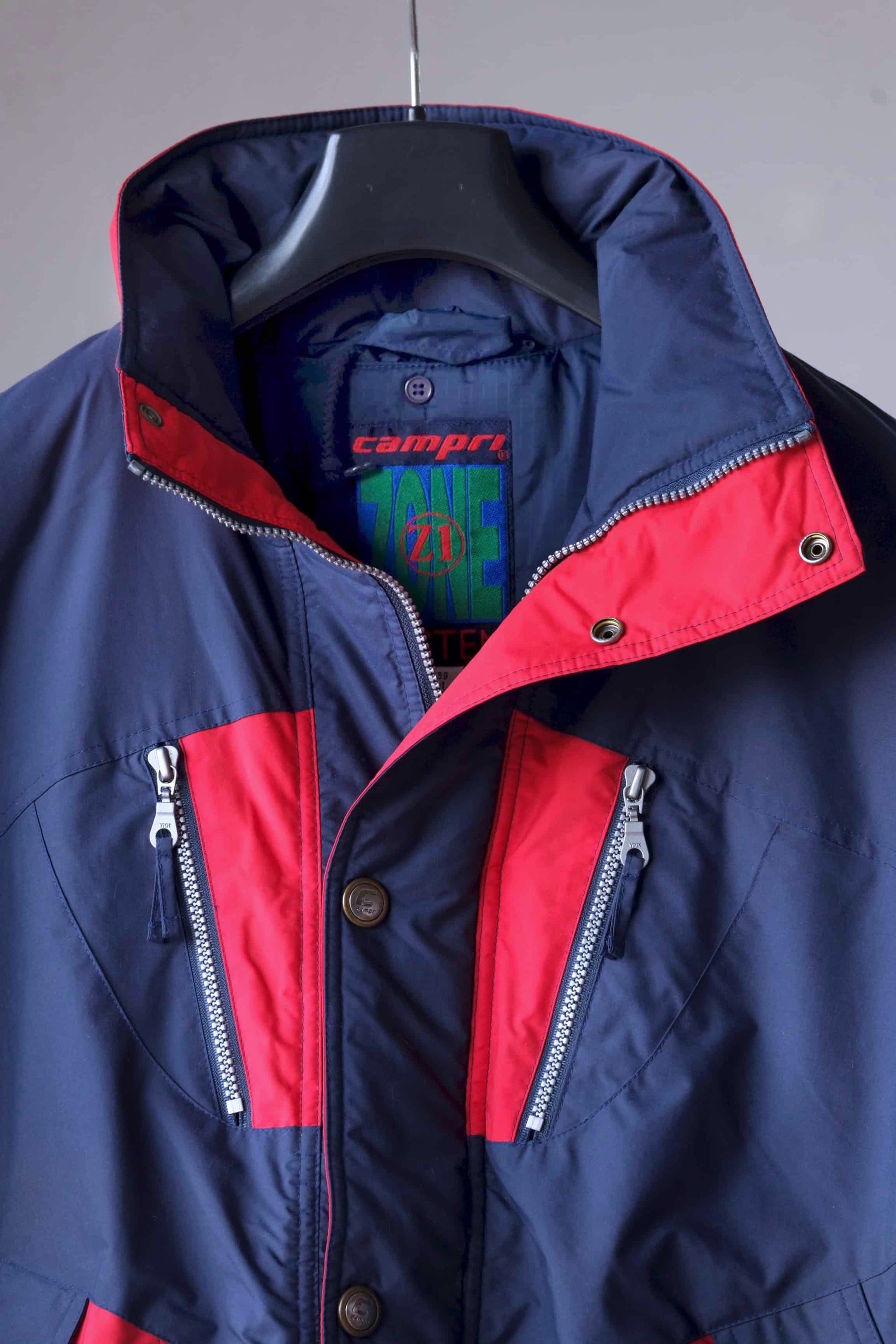 Vintage 90's Men's Ski Jacket close up