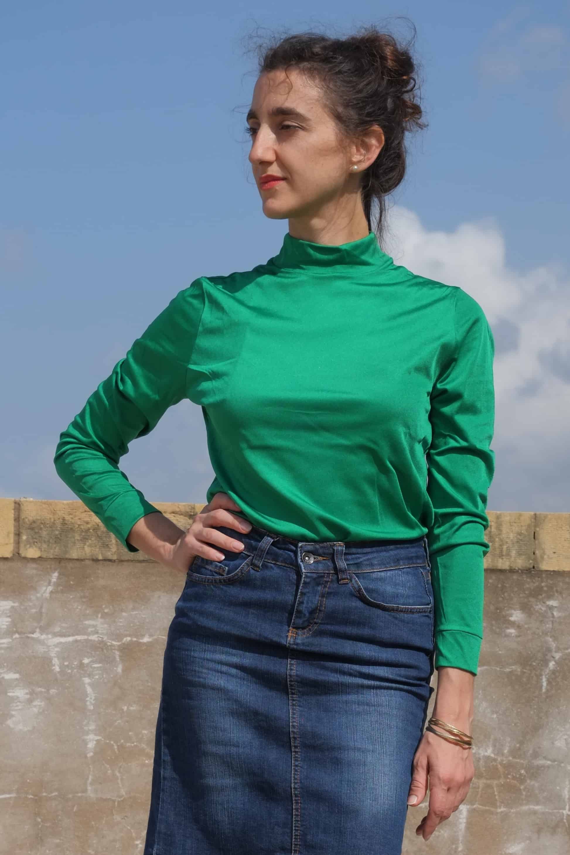Vintage 70's High-Neck Top green on model