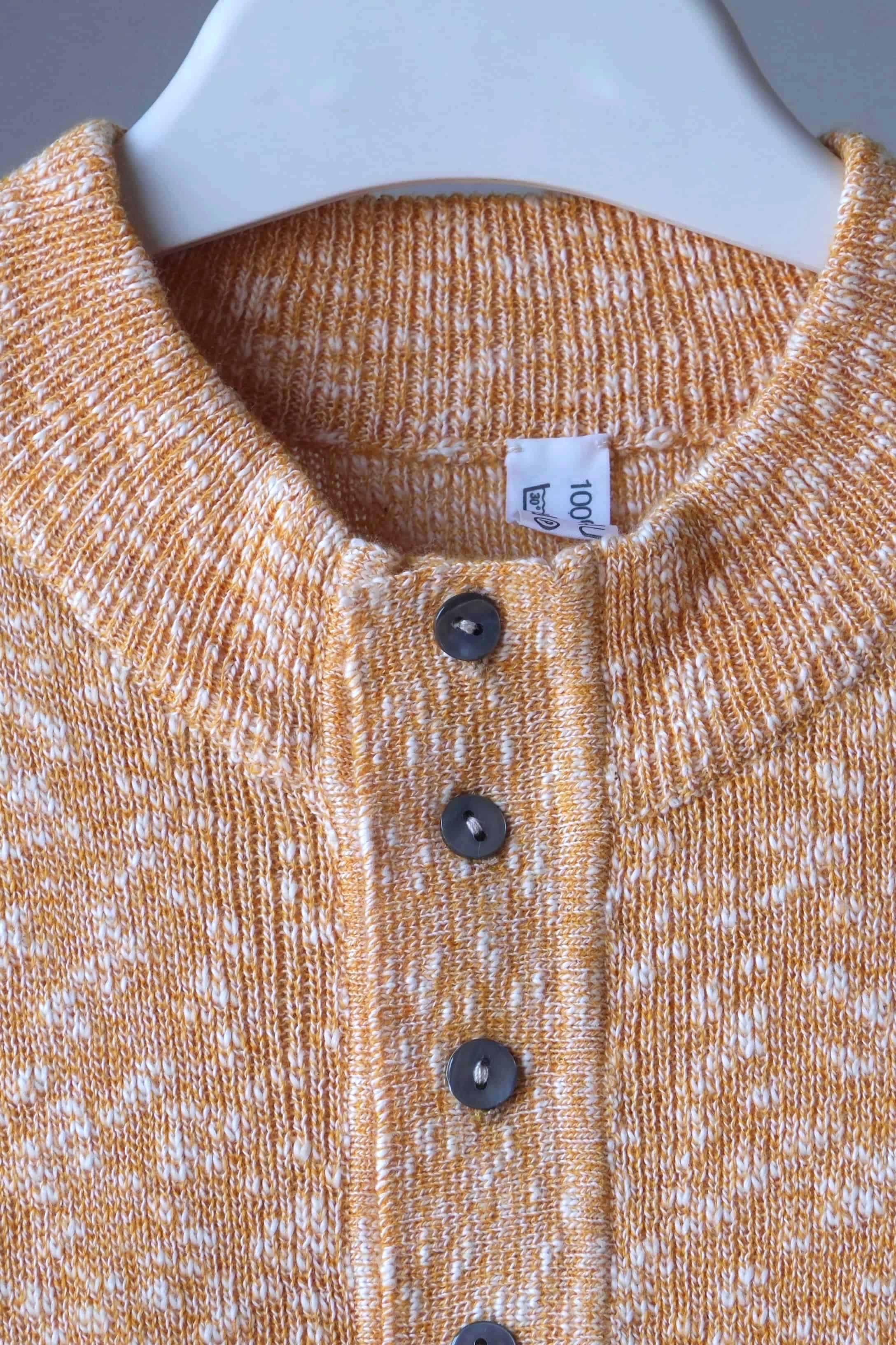 70's Women's Knitted Top melon close up