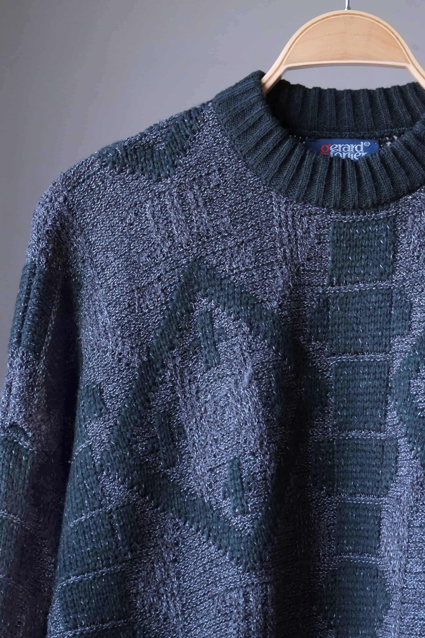 Vintage 90's Jacquard Pattern Sweater dark green close up