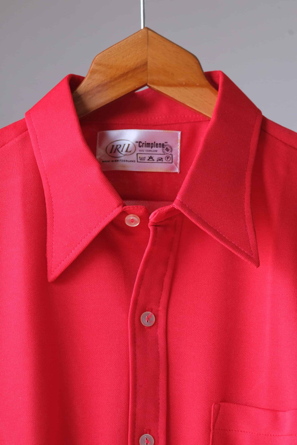 VINTAGE 70S SHIRT RED DETAIL