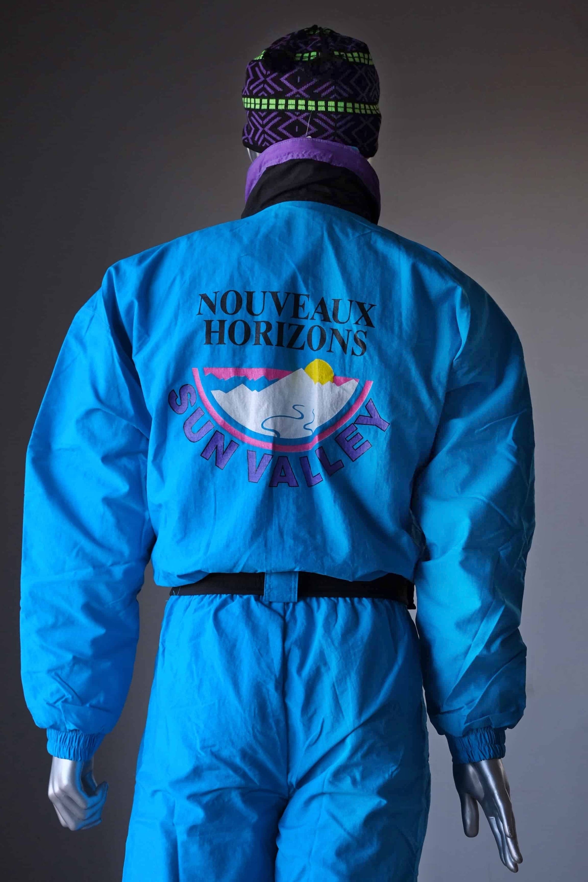 Vintage Early 90's Men's Ski Suit blue backside