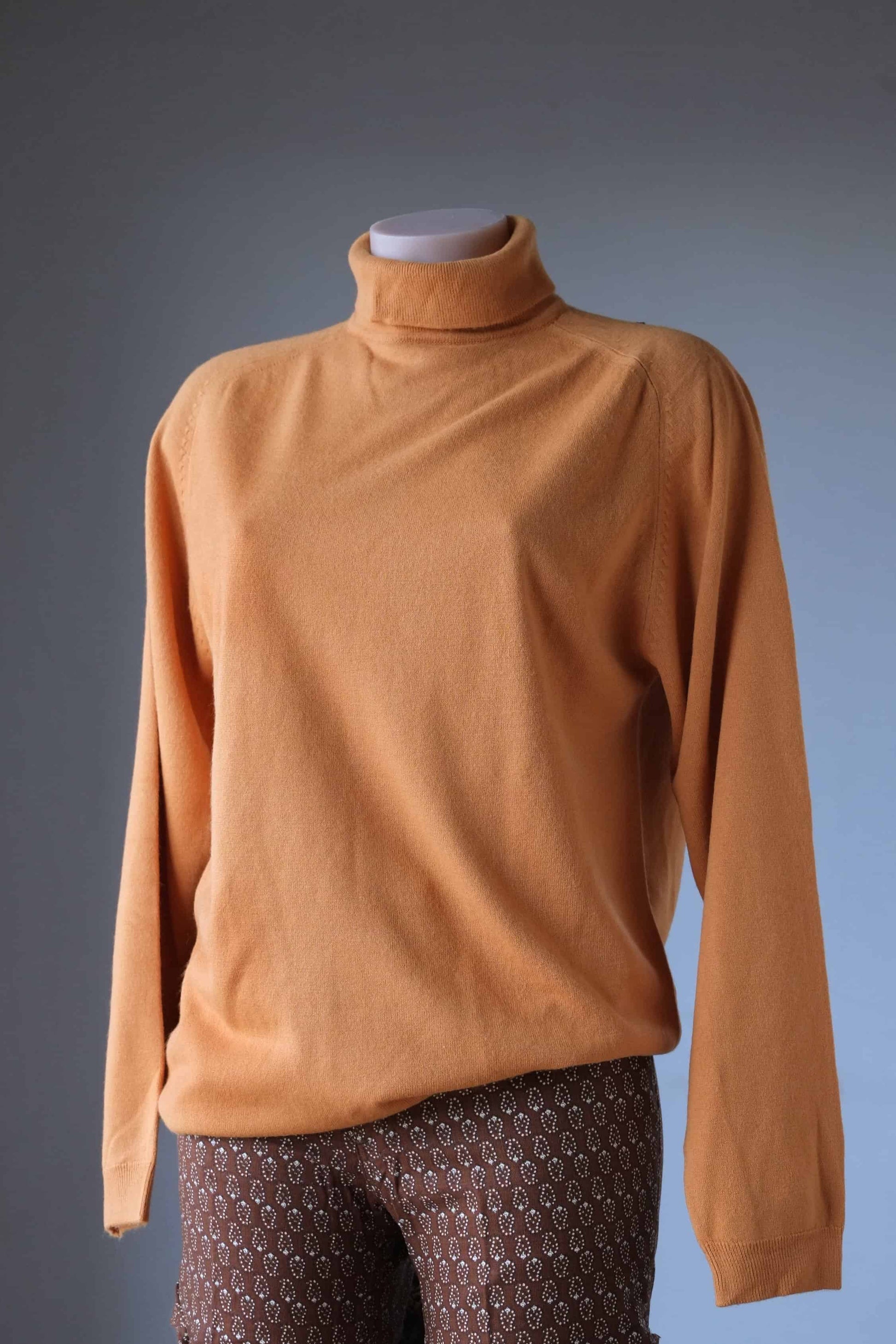 Vintage 70's Rollneck Sweater on mannequin
