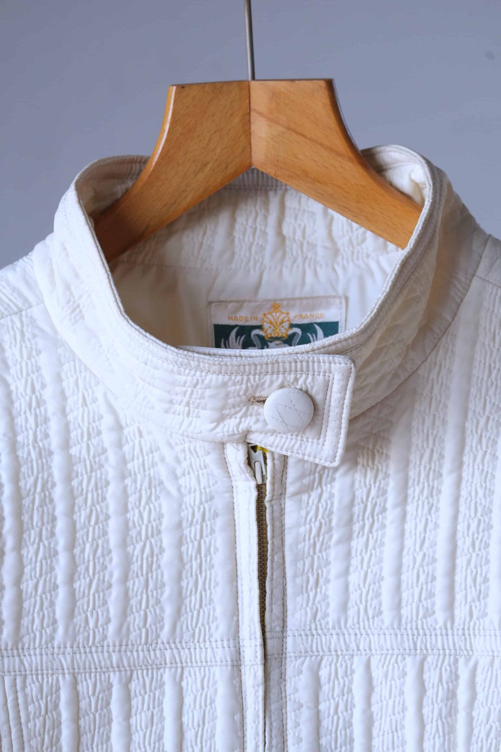 Vintage 70's White Quilted Coat neck