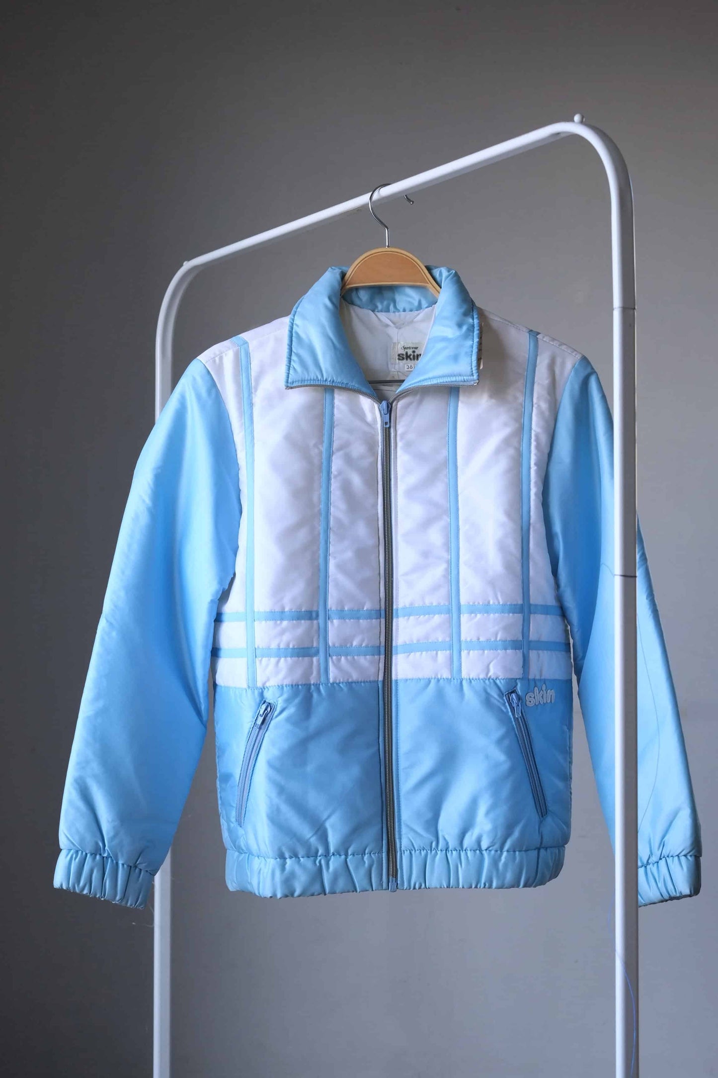 Vintage 80's Women's Skiing Jacket blue white