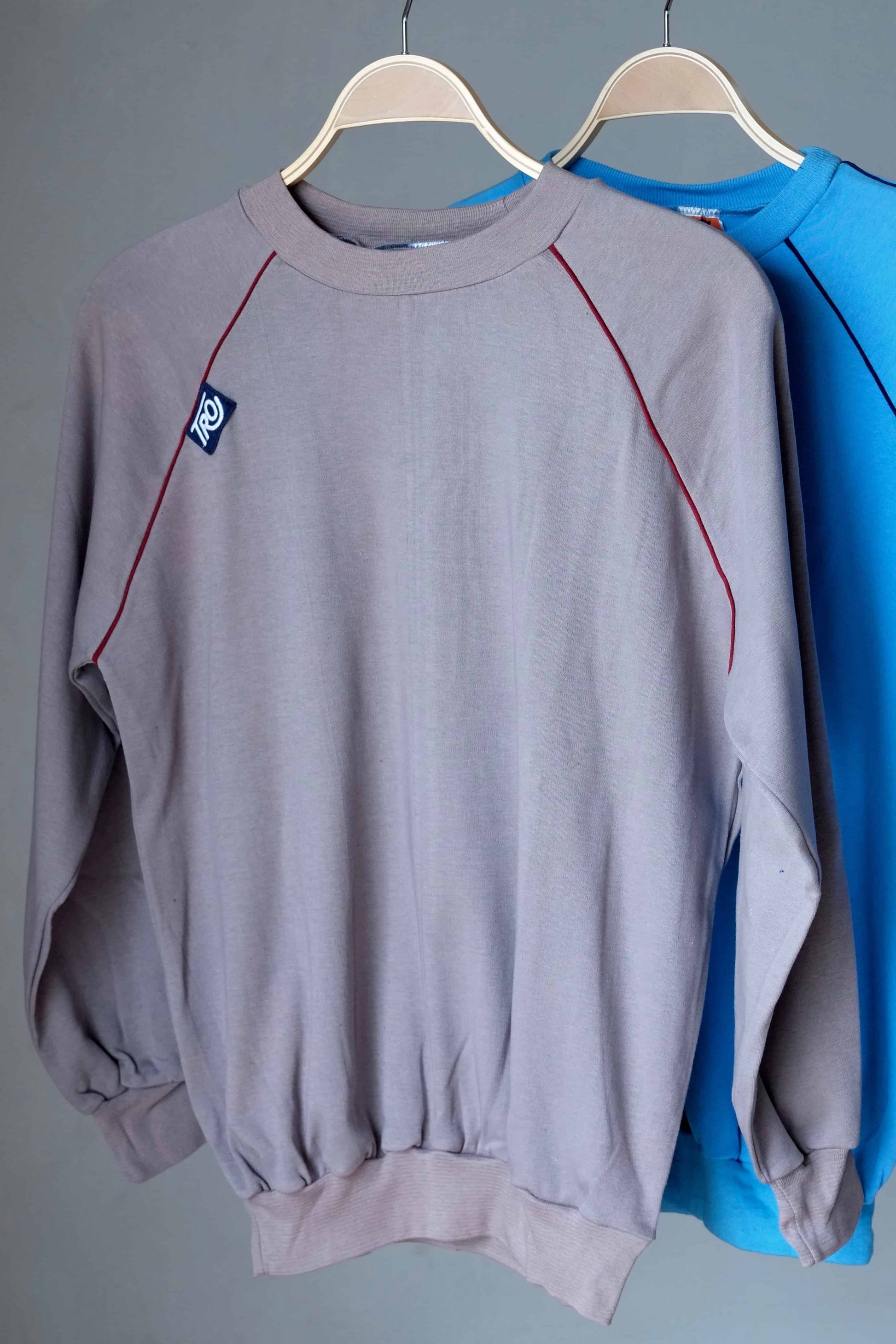 Raglan Sleeves 80's Sweatshirt grey